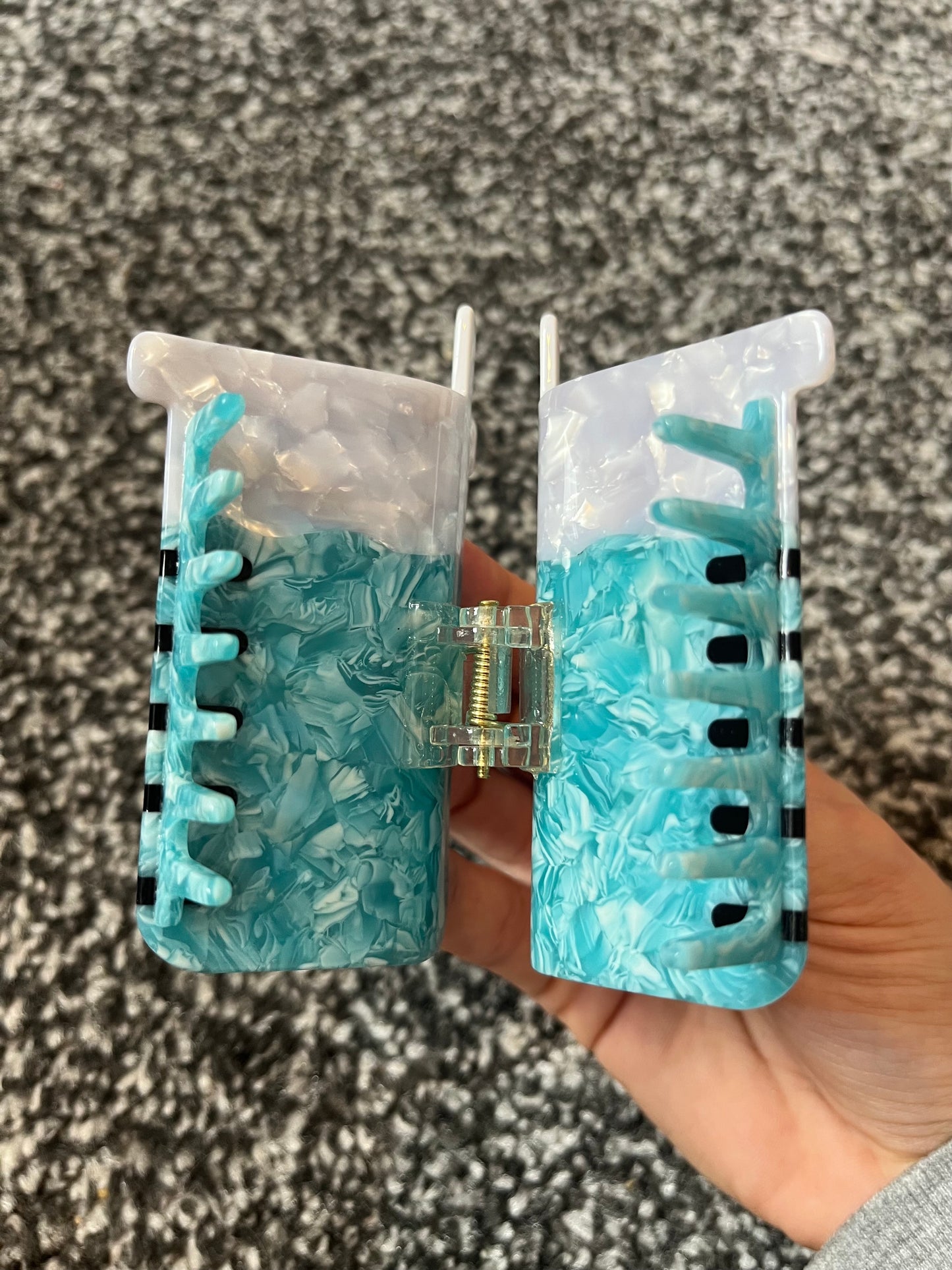 Blue Beaker Hair Claw